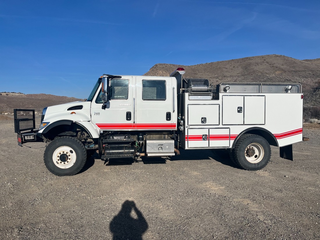 2003 International 7400 - Image 1